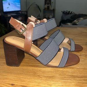 Nicole elastic strap heel navy size 9